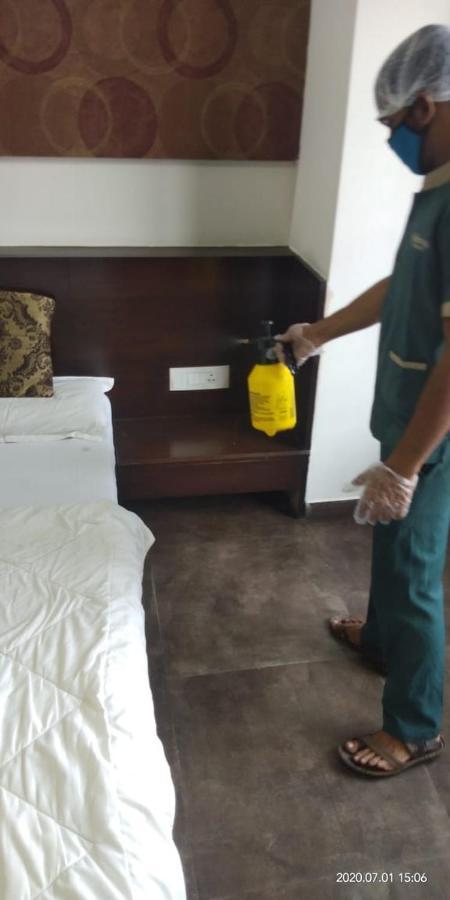 Hotel Palm View Residency Vadodara Kültér fotó