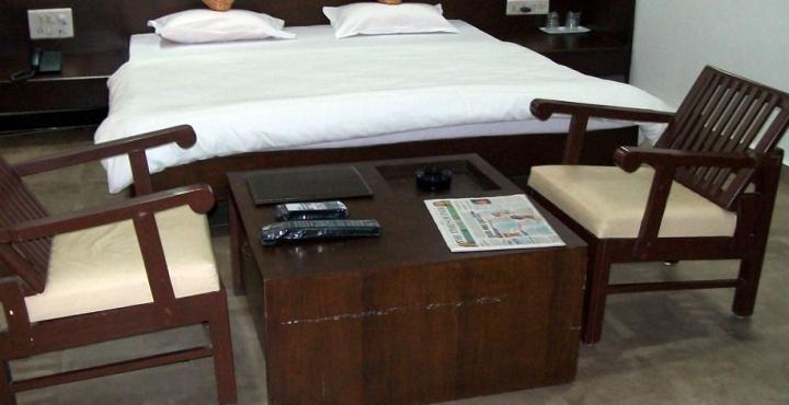 Hotel Palm View Residency Vadodara Kültér fotó